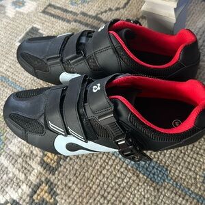 Pelaton shoes- barely worn